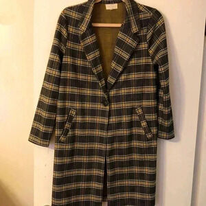 Melloday light coat with pockets.